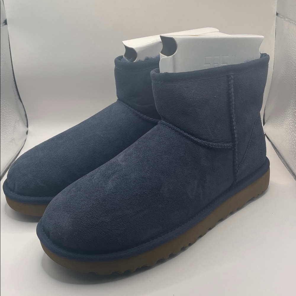 UGG - Classic NWOT Mini II Navy - 10